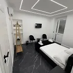 Four Luxury 招待所 3*