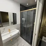 Four Luxury ゲストハウス