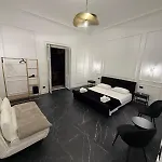 ゲストハウス Four Luxury 3*