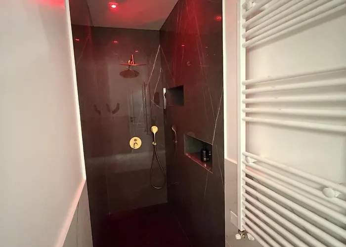 게스트하우스 Four Luxury