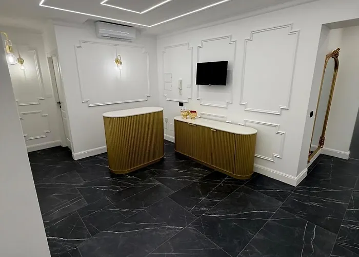 Four Luxury 게스트하우스 3*